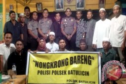 Polisi Dan Masyarakat Nongkrong Bareng Antisipasi Kriminalitas