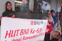 Dompet Ummat Gandeng SGI Salurkan Takjil Dari BNI
