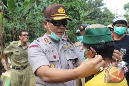 Pembagian Masker Gunung Raung
