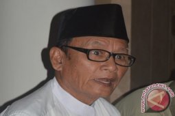 Zawawi Imron: Sastra itu Memang Milik Pesantren