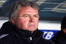 Guus Hiddink Mengundurkan Diri