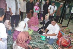 Pemkab Salurkan Bantuan Sembako Kepada Lansia
