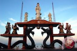 Umat Buddha Keluhkan Masuk Kelenteng Surabaya Bertarif