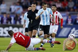 Argentina 'Pesta' Gol ke Paraguay