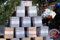 Polres Trenggalek Razia Jasa penukaran Uang Baru