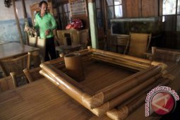 Omzet Kerajinan Mebel Bambu