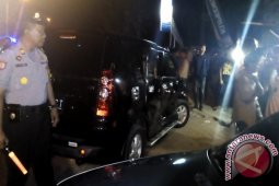 Pengemudi Mobil Avanza Tabrak Warung Pinggir Jalan
