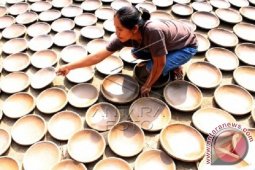 Pengrajin Tanah Liat Banyuning Naik Omzet