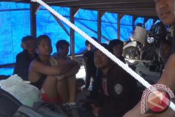 Polisi Amankan Pemudik Menumpang Truk