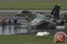 Dua tewas dalam tabrakan jet F-16 dengan pesawat sipil