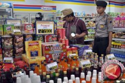 Tim Gabungan Sampang Temukan 51 Kardus "Mamin" Kedaluarsa