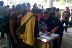 Malaysia Deportasi 262 TKI Bermasalah Lewat Entikong