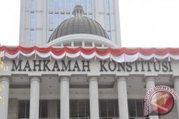 "Gempa bumi" politik dinasti dalam lintas sejarah