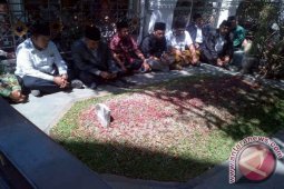 Ziarah Makam