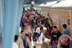 Nyamannya mudik naik kuda besi 