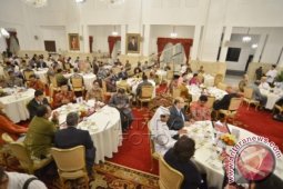 Presiden Berbuka Bersama Dubes