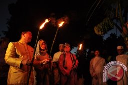 Bupati Gorontalo Buka Perayaan "tumbilotohe" Secara Adat