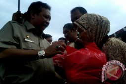 Gubernur Babel Bagikan 500 Paket Sembako Gratis