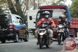 Abu Vulkanik Gunung Raung Ganggu Aktivitas Warga Jember