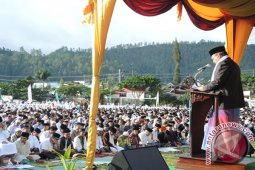 Ribuan Jamaah Idul Fitri Padati Lapangan Musara Alun
