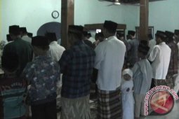 Jamaah Tarekat Syattariyah Madiun Lebaran Sabtu