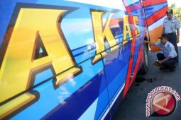 Dishubkominfo Sampang Lepas Bus Angkutan Balik Lebaran Gratis