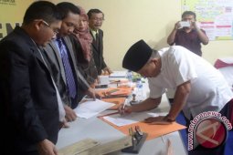 KPU Jember Ingatkan Cabup-Cawabup Serahkan SK Pemberhentian PNS