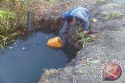 Warga Transmigran Pulau Maya Krisis Air Bersih