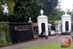 Jembatan Dan Talut Kebun Raya Bogor Diperbaiki