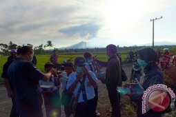 BPBD Jember Bagikan Puluhan Ribu Masker Antisipasi Abu Raung