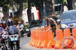 Pasang Rambu Pengurai Kemacetan