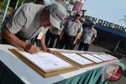 Penjualan PT Semen Indonesia  Menurun