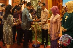PERPISAHAN GUBERNUR DAN WAKIL