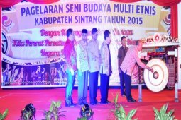 Seni Multi Etnis Disatukan dalam Satu Panggung