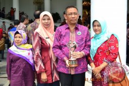 Pemkot Pontianak Kembali Raih Penghargaan KLA