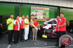 Ni Luh Suarmini Raih Daihatsu Xenia