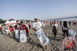 Coca-Cola - Quiksilver  Gelar "Bali Big Eco Weekend 2015"