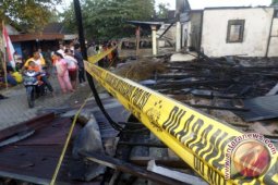 BPBD Bojonegoro Kerahkan Enam Mobil Padamkan Kebakaran