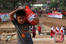 Perusahaan Gas Negara Bedah 47 Rumah Veteran
