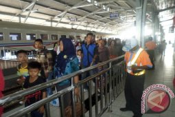 Puluhan Penumpang KRD Di Bojonegoro Gagal Berangkat