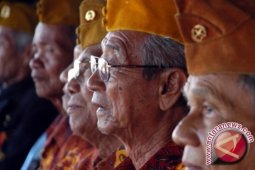 70 TH RI - Veteran Jambi dapat bubur "merah putih"