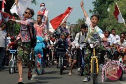 Kemeriahan pawai pembangunan di Batanghari