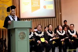Adi Zakaria Afiff Dikukuhkan Sebagai Guru Besar UI