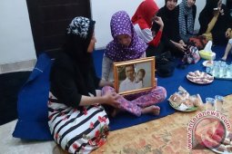Jenazah Co-pilot Trigana Air Dimakamkan Di Banjarbaru