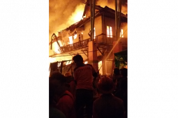 Puluhan Ruko Dan Kios di Pontianak  Terbakar