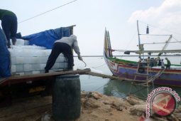 Kirim Es Bekal Nelayan