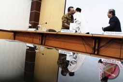 Unair Anugerahkan Honoris Causa Kesepuluh untuk Soekarwo