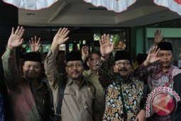 Lambai Tangan untuk JCH