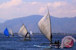 Lomba Perahu Layar Banyuwangi