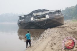 Tongkang Terdampar